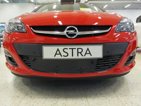 Opel Astra maskisuoja